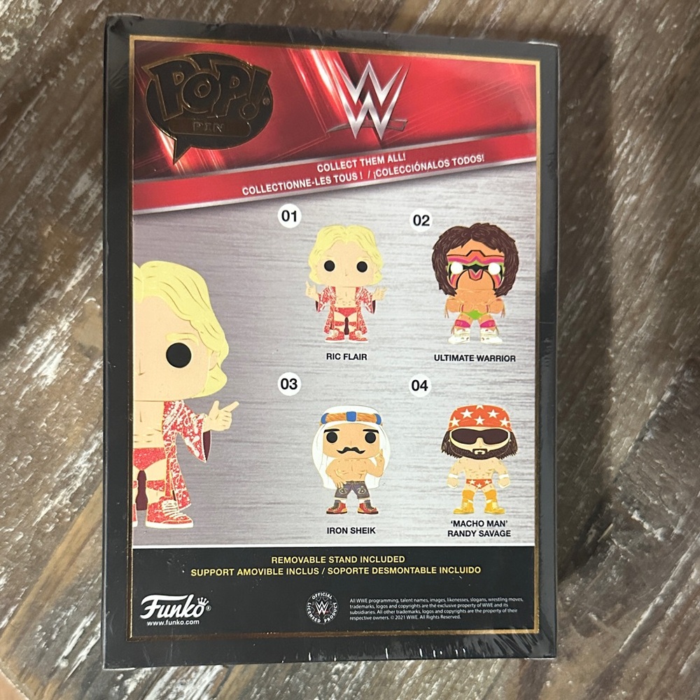 Funko Ric Flair Enamel Pin - Blonde, Red & Gold Robe - Picture 2 of 3